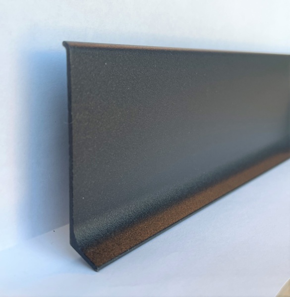 PL 80.3000.NE L-образный плинтус H=80 мм, алюминий окрашенный, цвет чёрный муар, длина 3000 мм