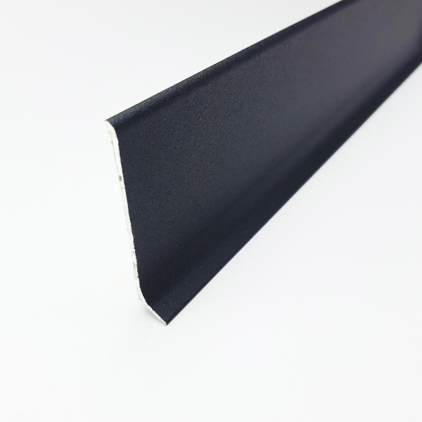 Пл 80.2500.15к Плинтус с клеевым слоем, h=80 мм, алюминий окрашенный, цвет чёрный, длина 2500 мм