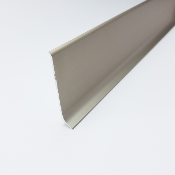 Пл 80.2500.042лк Плинтус с клеевым слоем, h=80 мм, алюминий анод, цвет шампань, длина 2500 мм